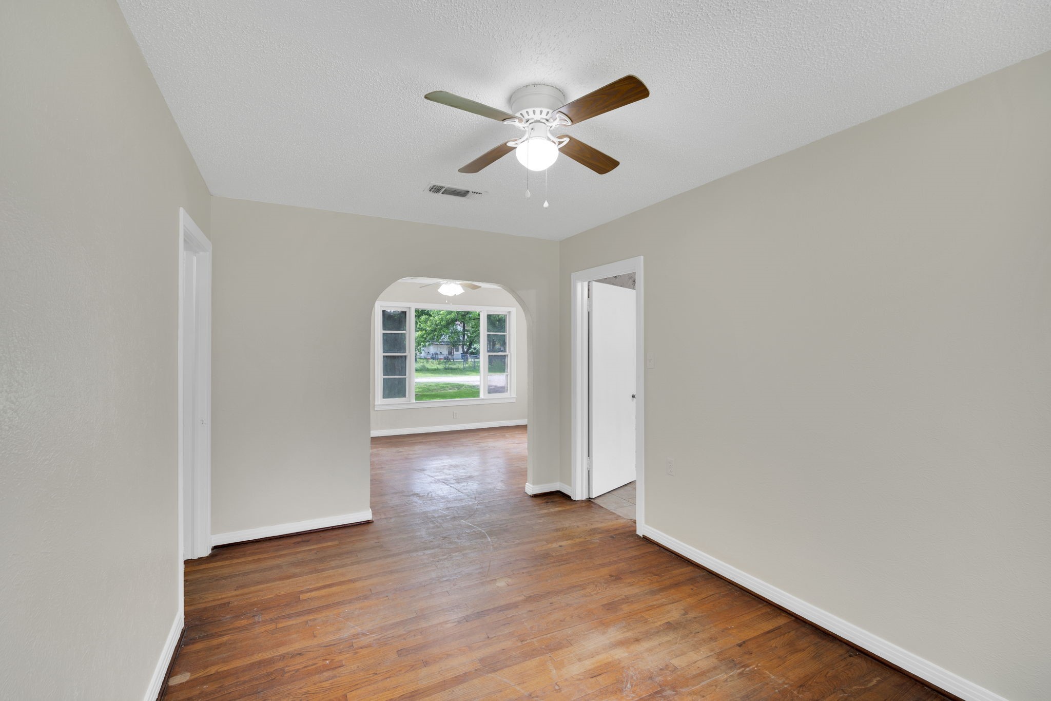 506 E Waco Street Ennis TX 75119