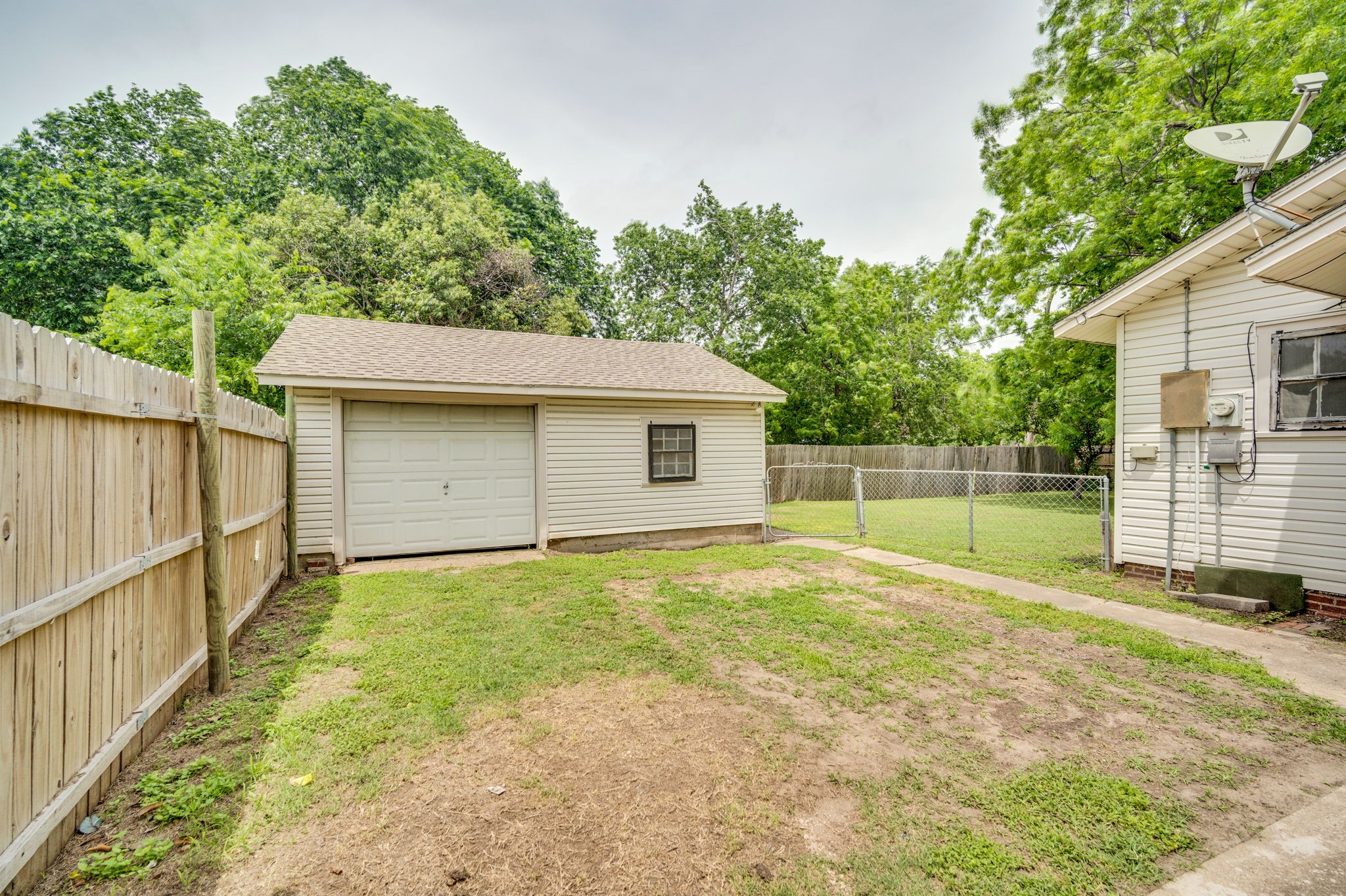 506 E Waco Street Ennis TX 75119