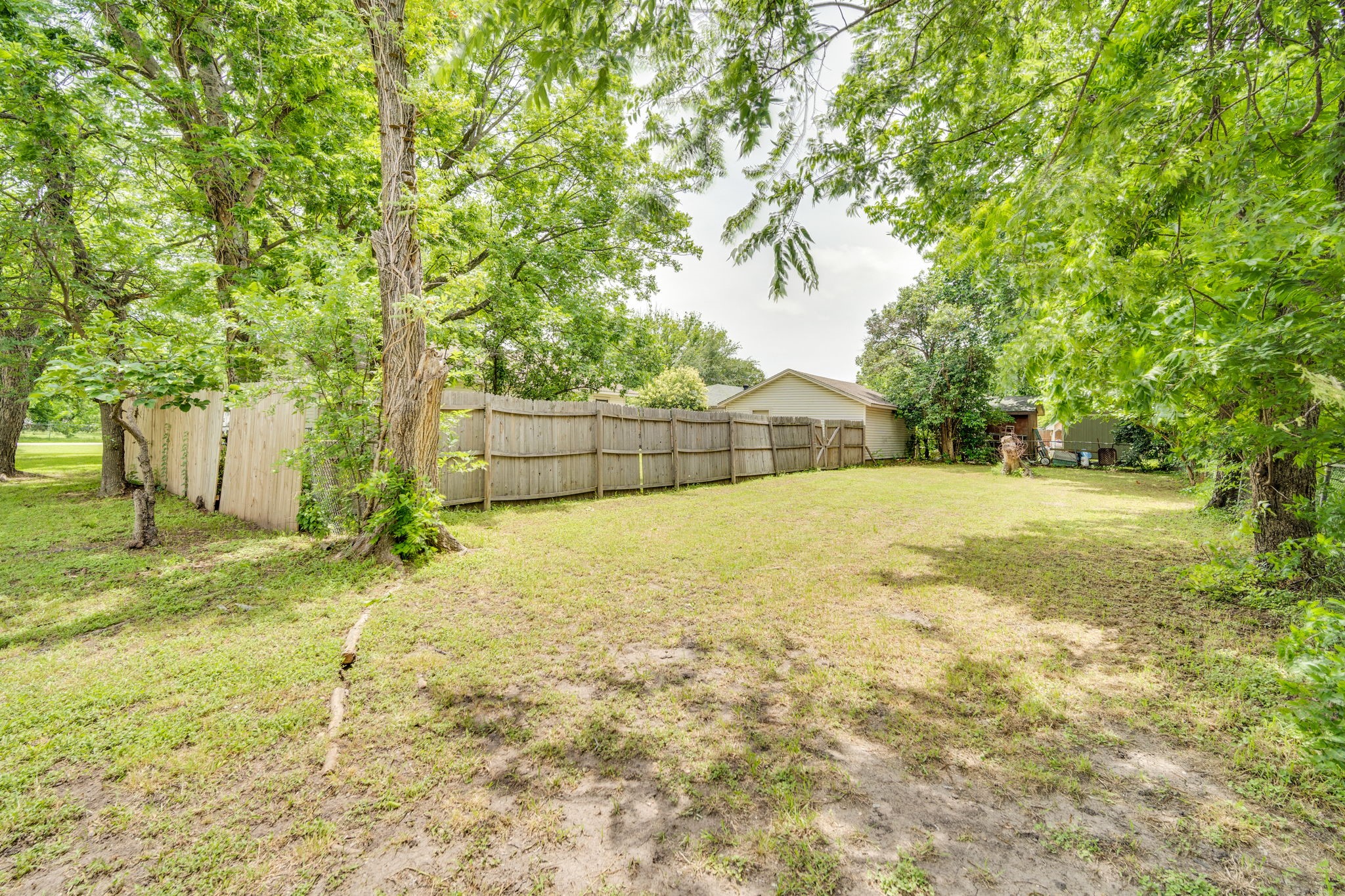 506 E Waco Street Ennis TX 75119