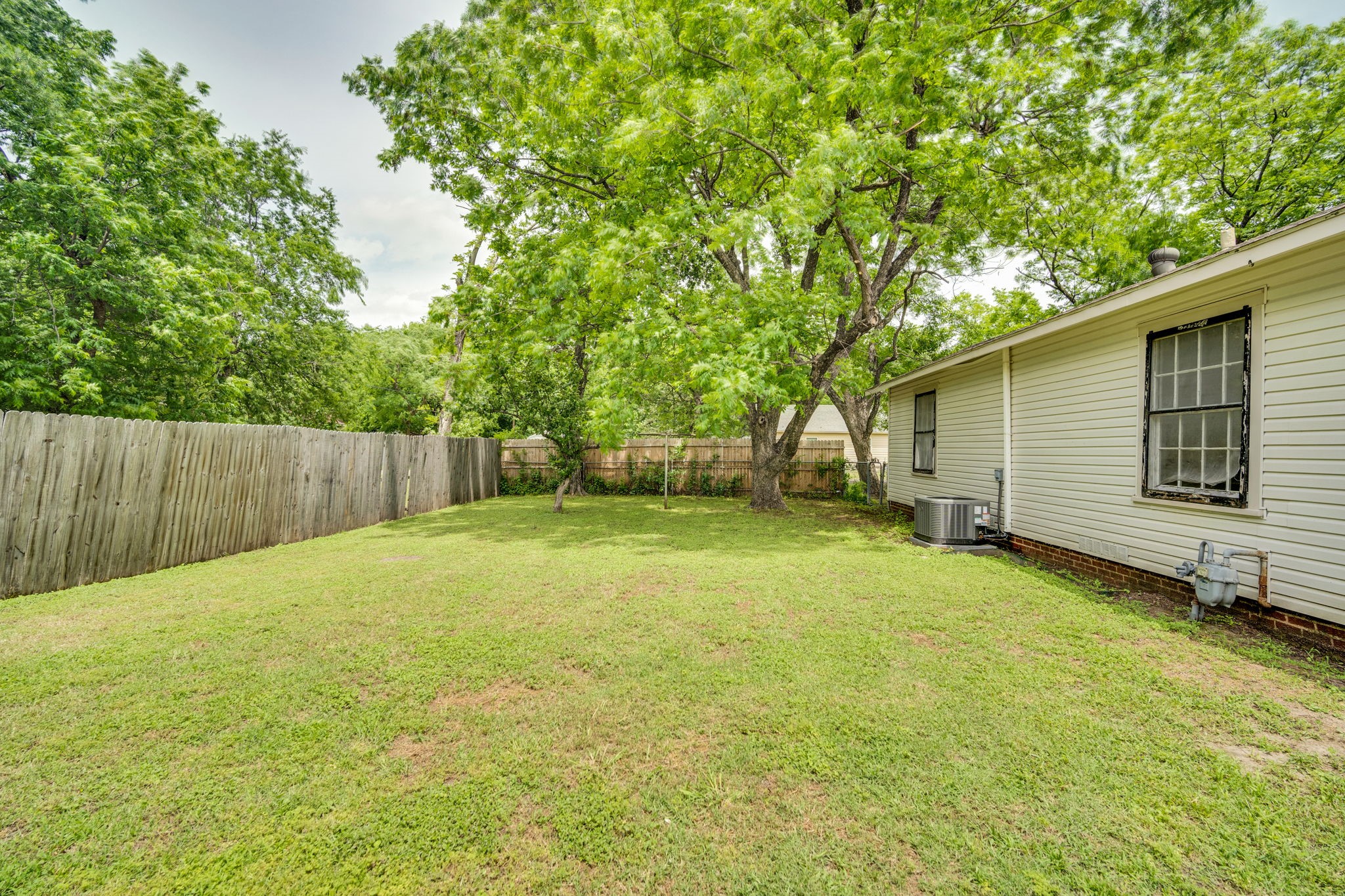 506 E Waco Street Ennis TX 75119