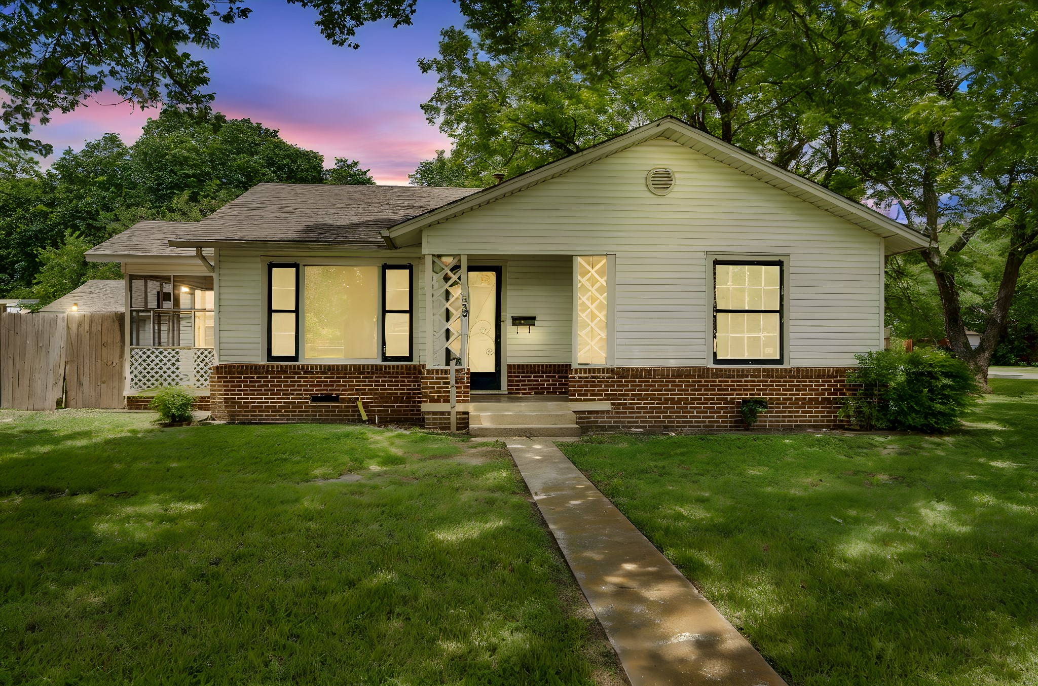 506 E Waco Street Ennis TX 75119