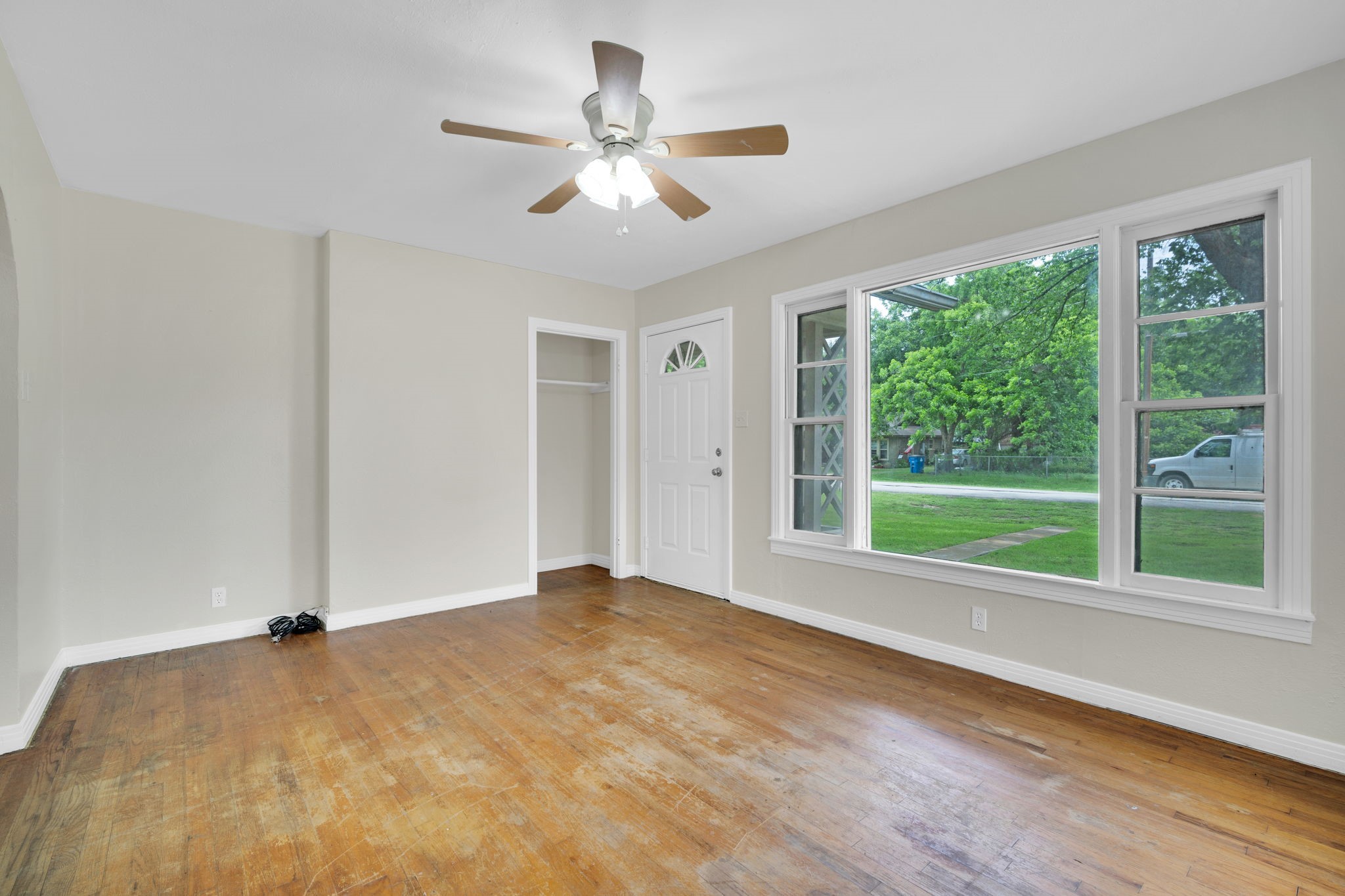 506 E Waco Street Ennis TX 75119