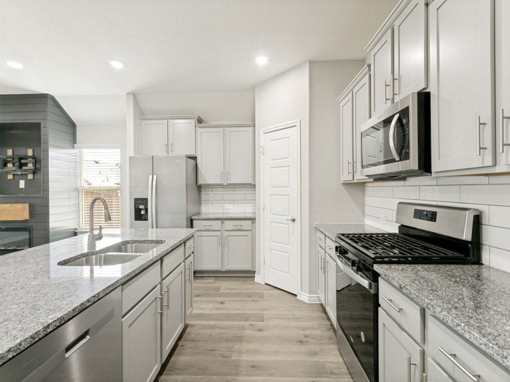 9704 Autumn Leaves Lane Aubrey TX 76227