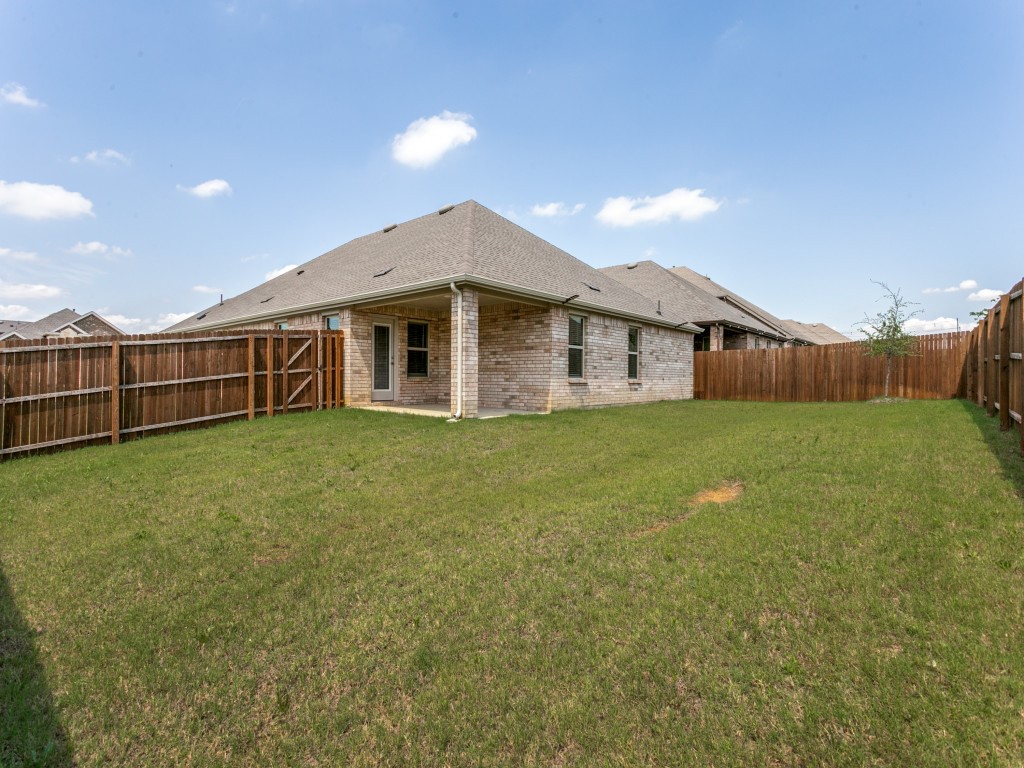 9704 Autumn Leaves Lane Aubrey TX 76227