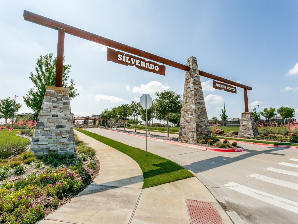 9704 Autumn Leaves Lane Aubrey TX 76227
