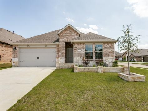 9704 Autumn Leaves Lane Aubrey TX 76227