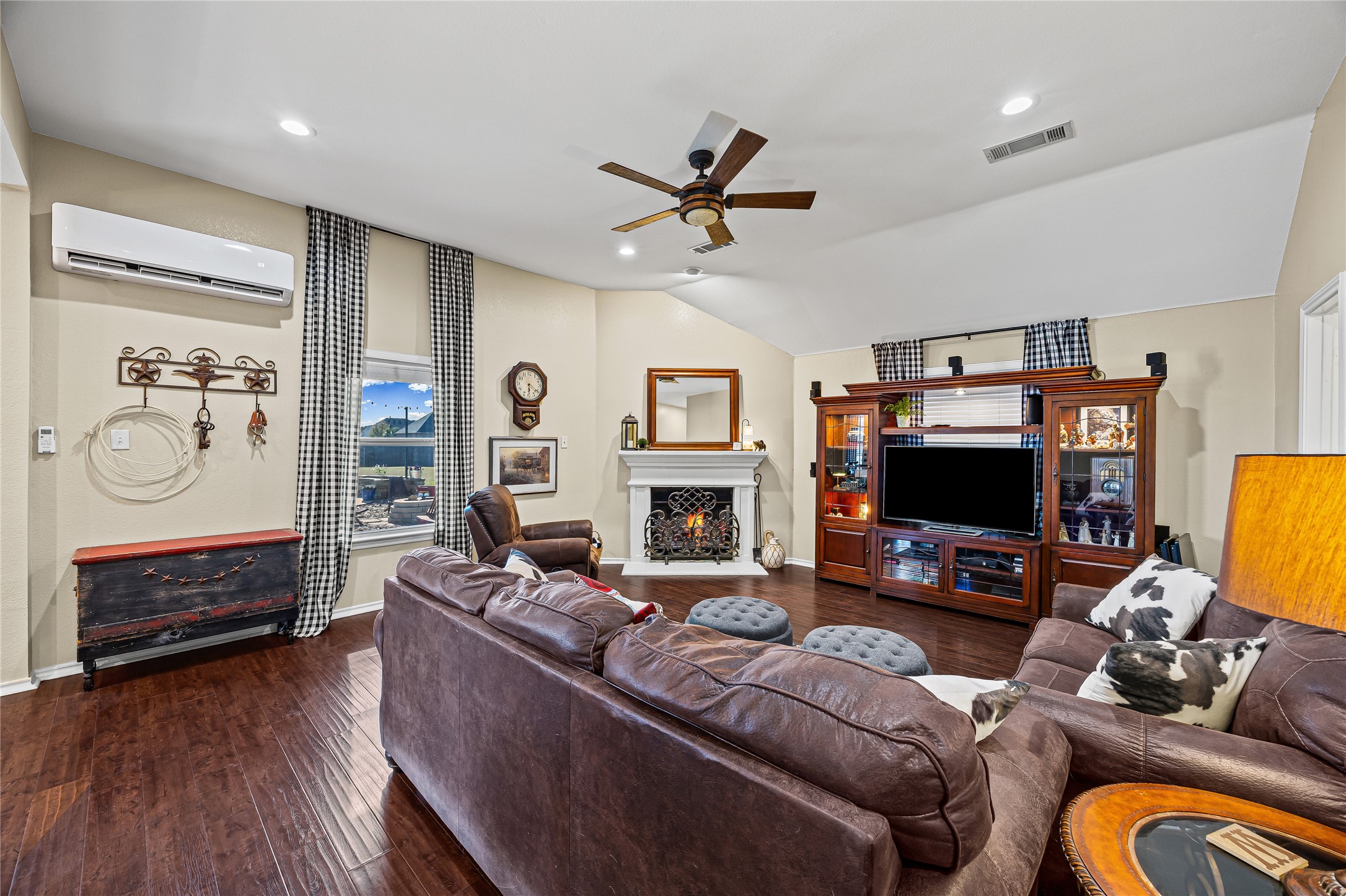 112 Springfield Lane Red Oak TX 75165