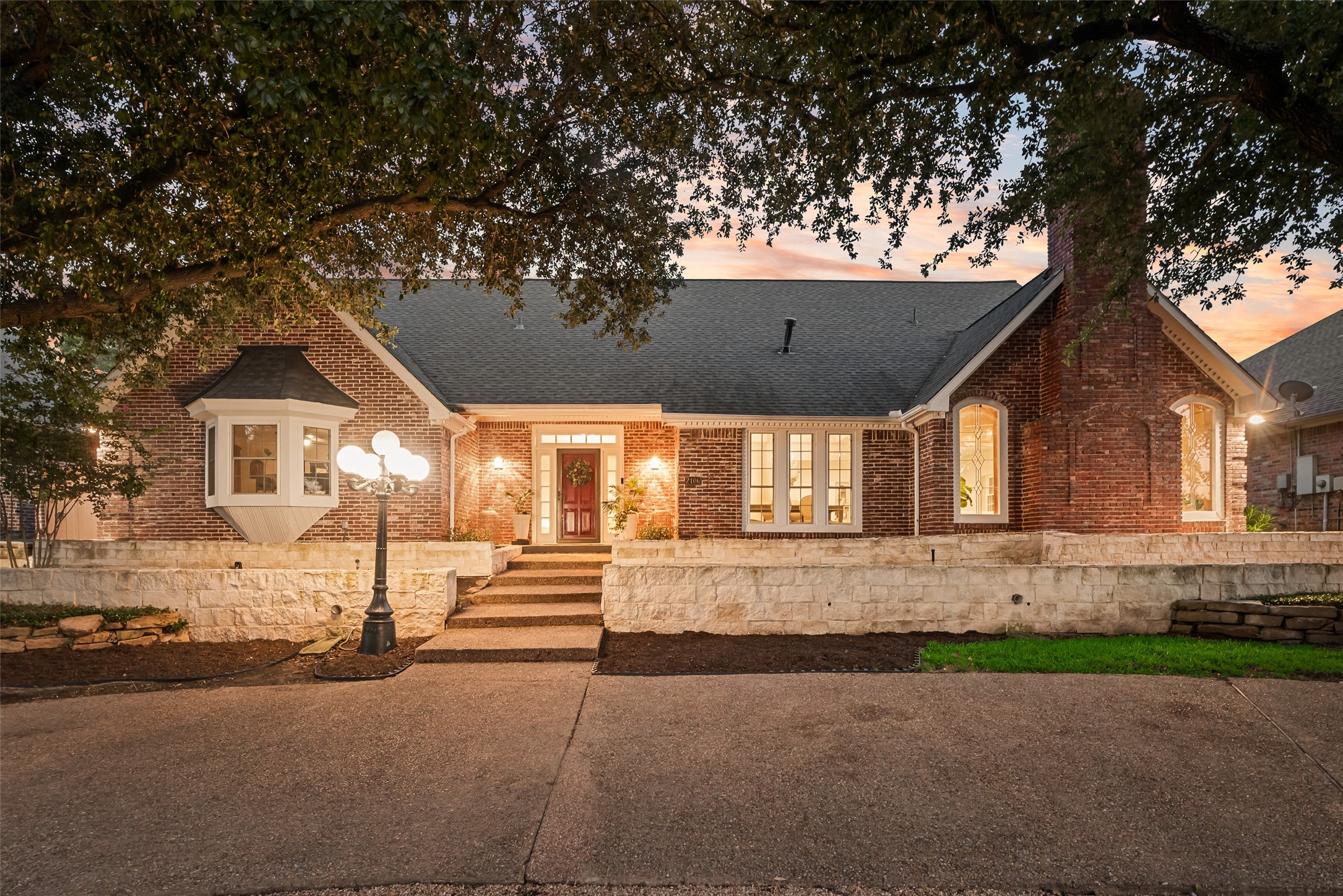 2406 Club Creek Boulevard Garland TX 75043