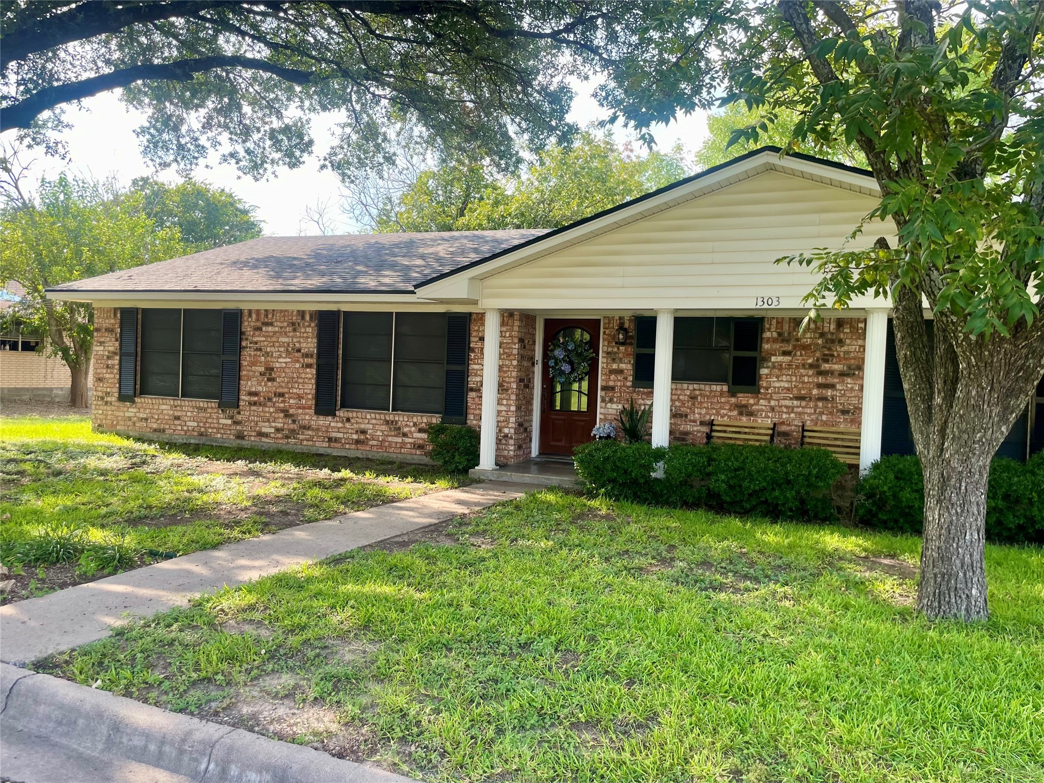 1303 Julie Street Clifton TX 76634