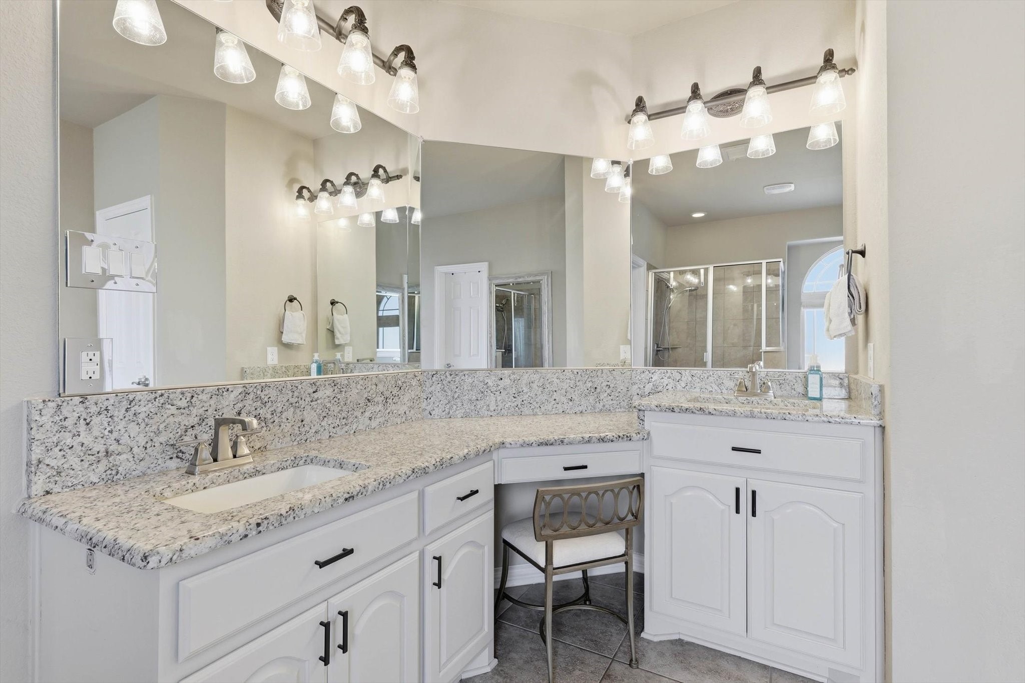 1517 Quintessa Avenue Kennedale TX 76060