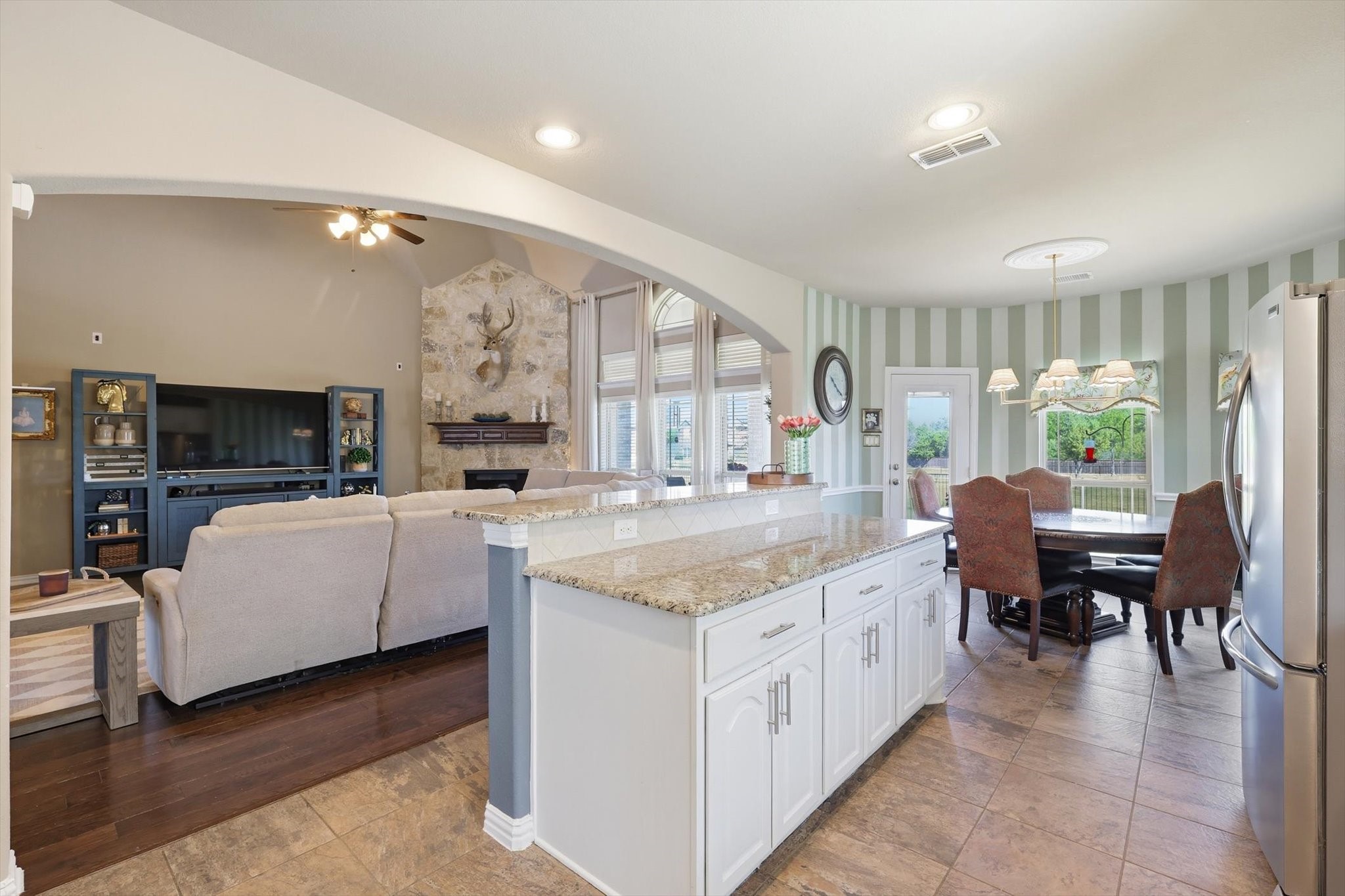 1517 Quintessa Avenue Kennedale TX 76060