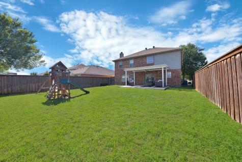 2827 Grandview Drive Grand Prairie TX 75052