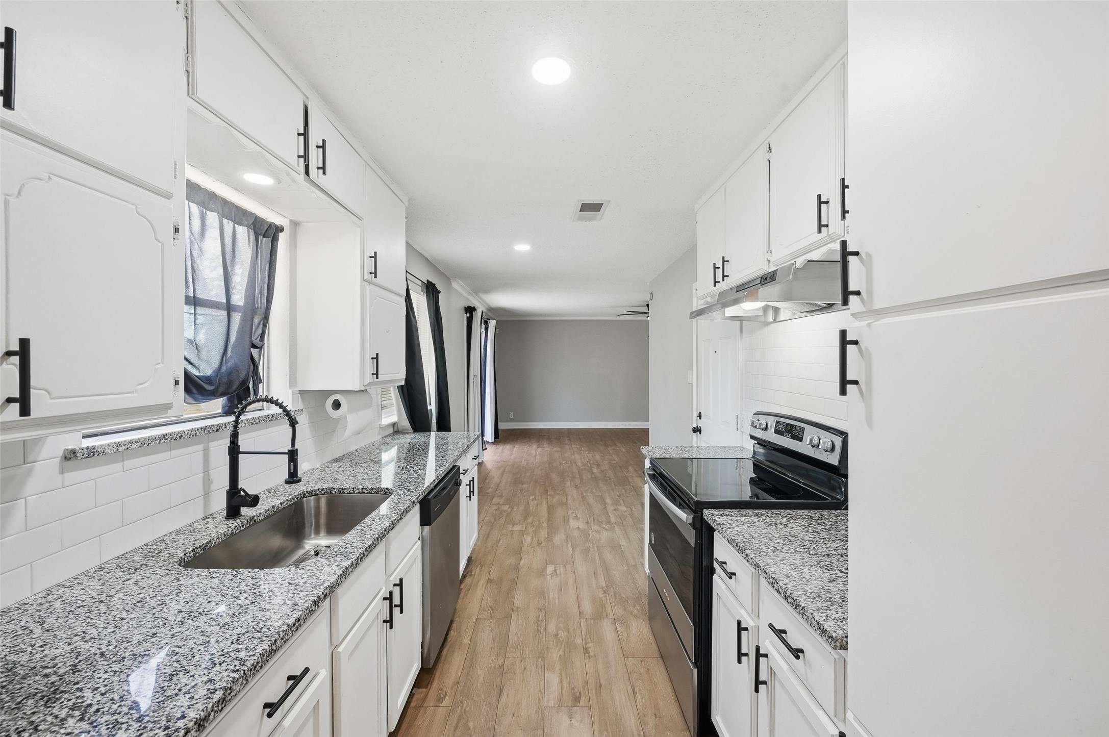 6524 Bernadine Drive Watauga TX 76148