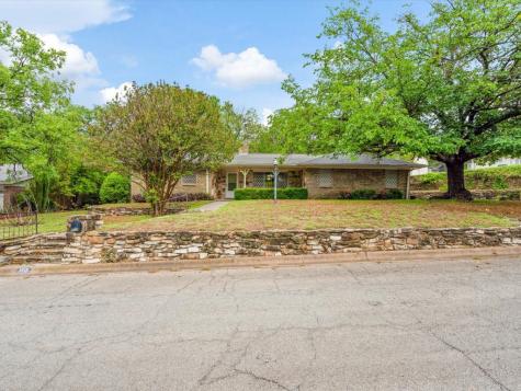 1213 S Mill Street Weatherford TX 76086