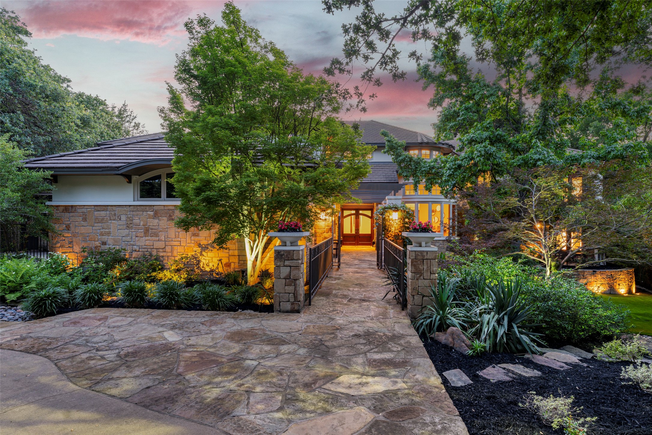 2702 Mark Twain Court Arlington TX 76006