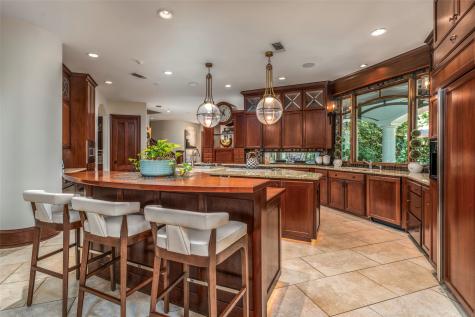 2702 Mark Twain Court Arlington TX 76006