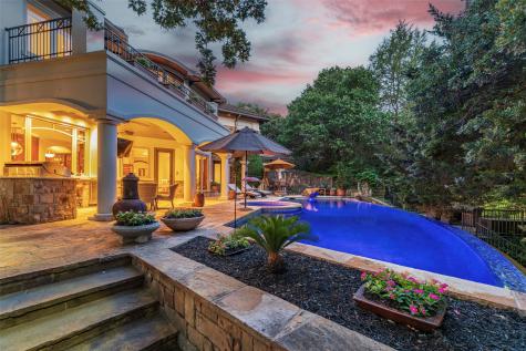 2702 Mark Twain Court Arlington TX 76006