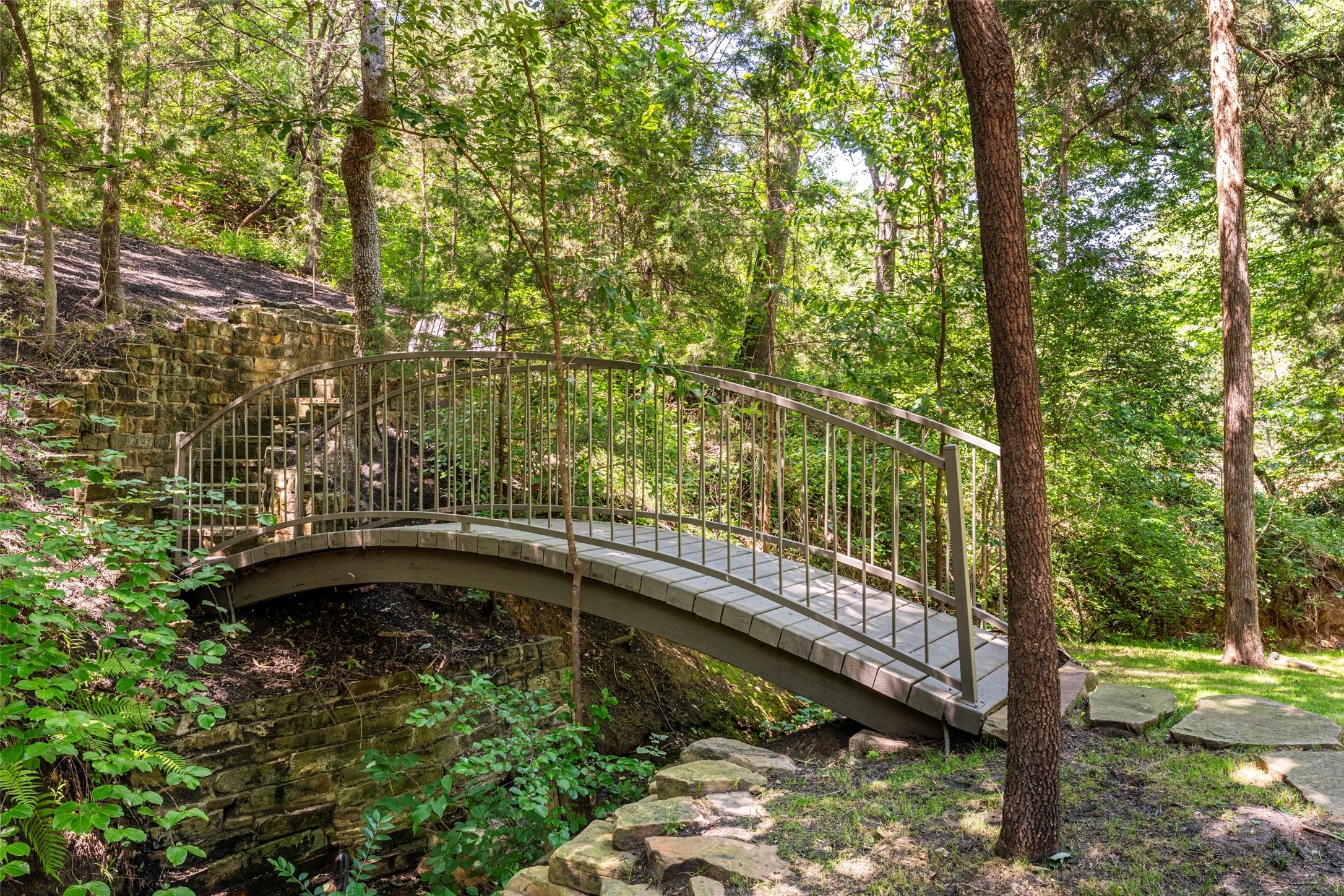 2702 Mark Twain Court Arlington TX 76006