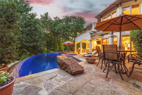 2702 Mark Twain Court Arlington TX 76006