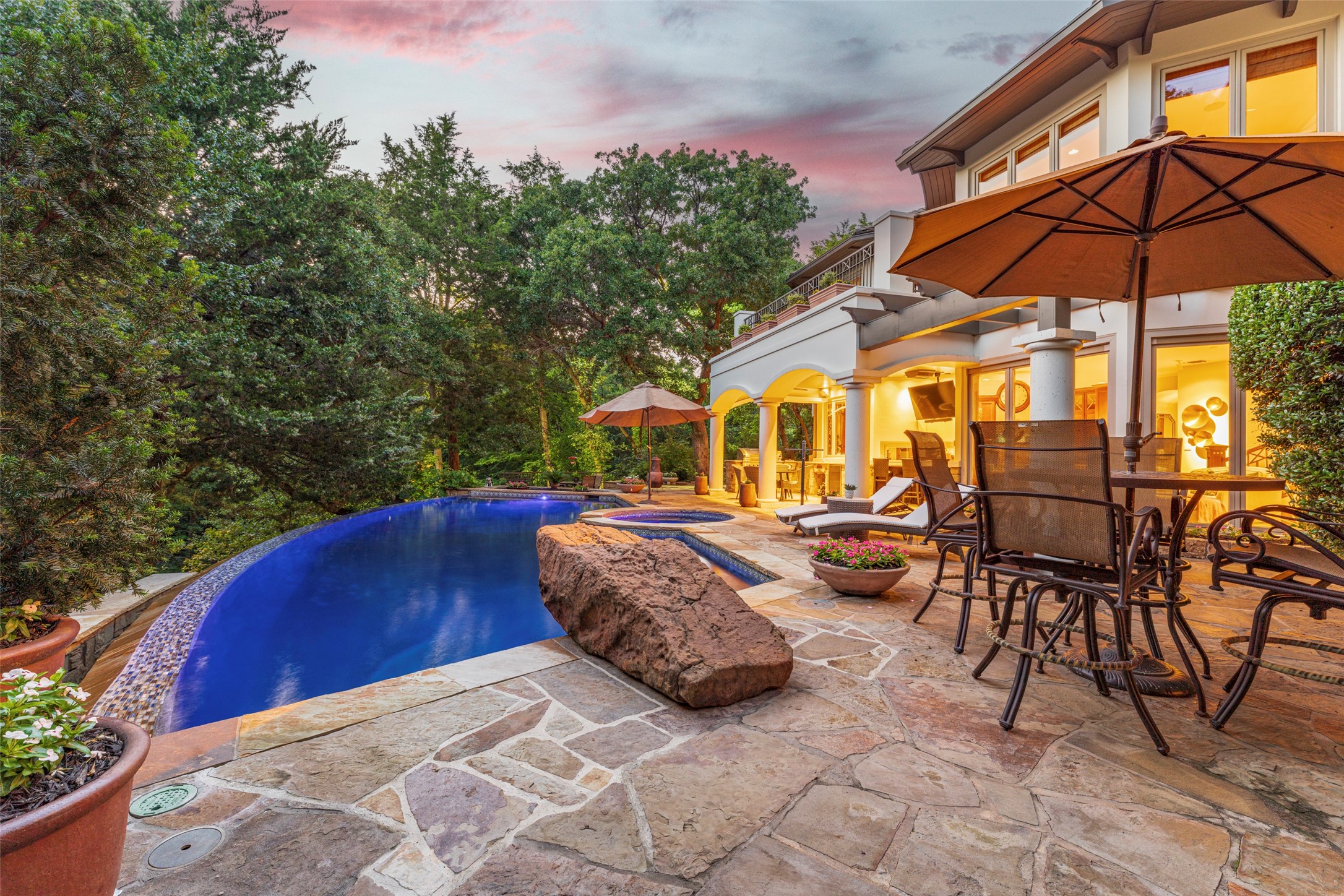 2702 Mark Twain Court Arlington TX 76006