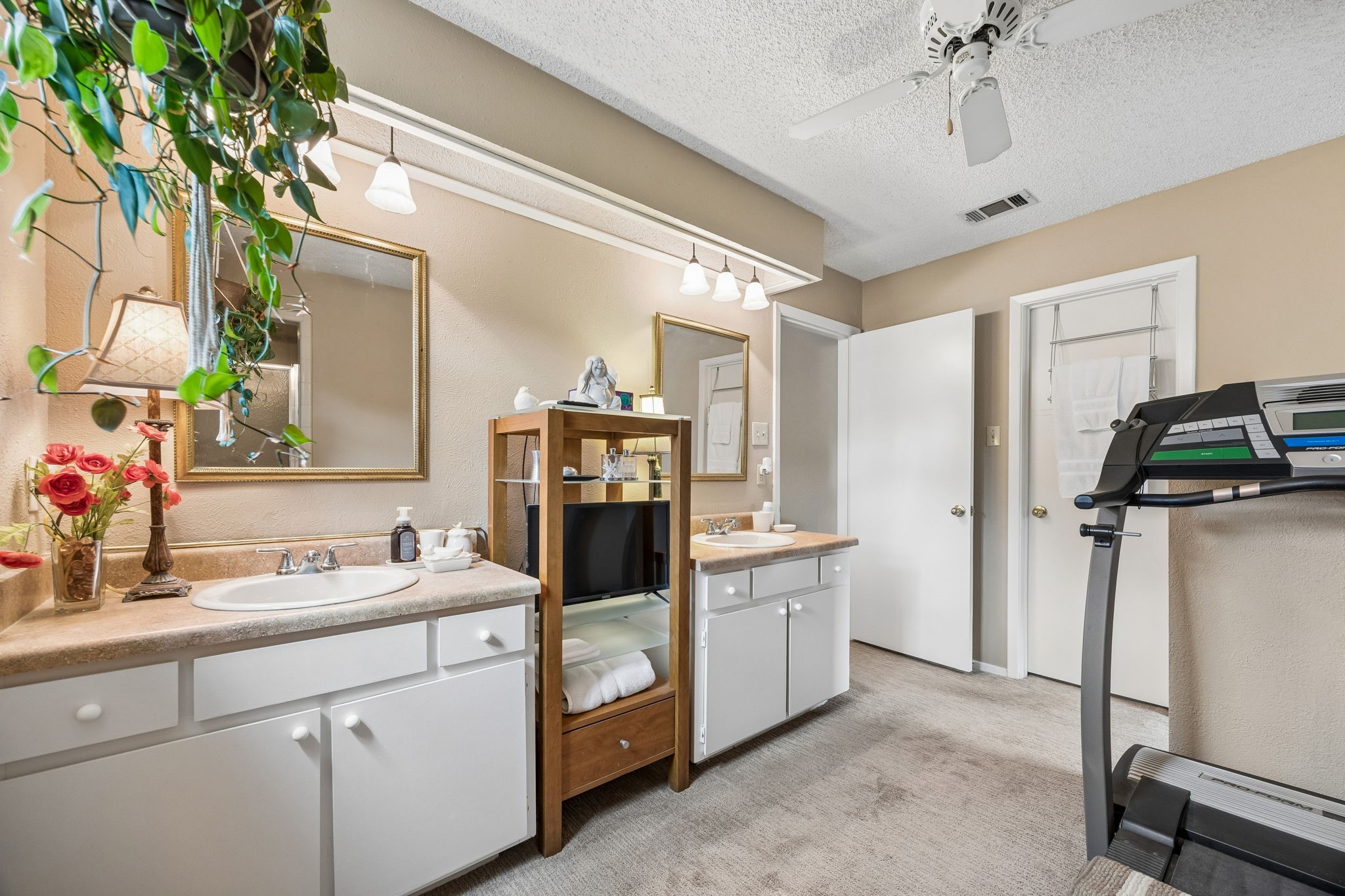 2709 Hedgeway Drive Arlington TX 76016