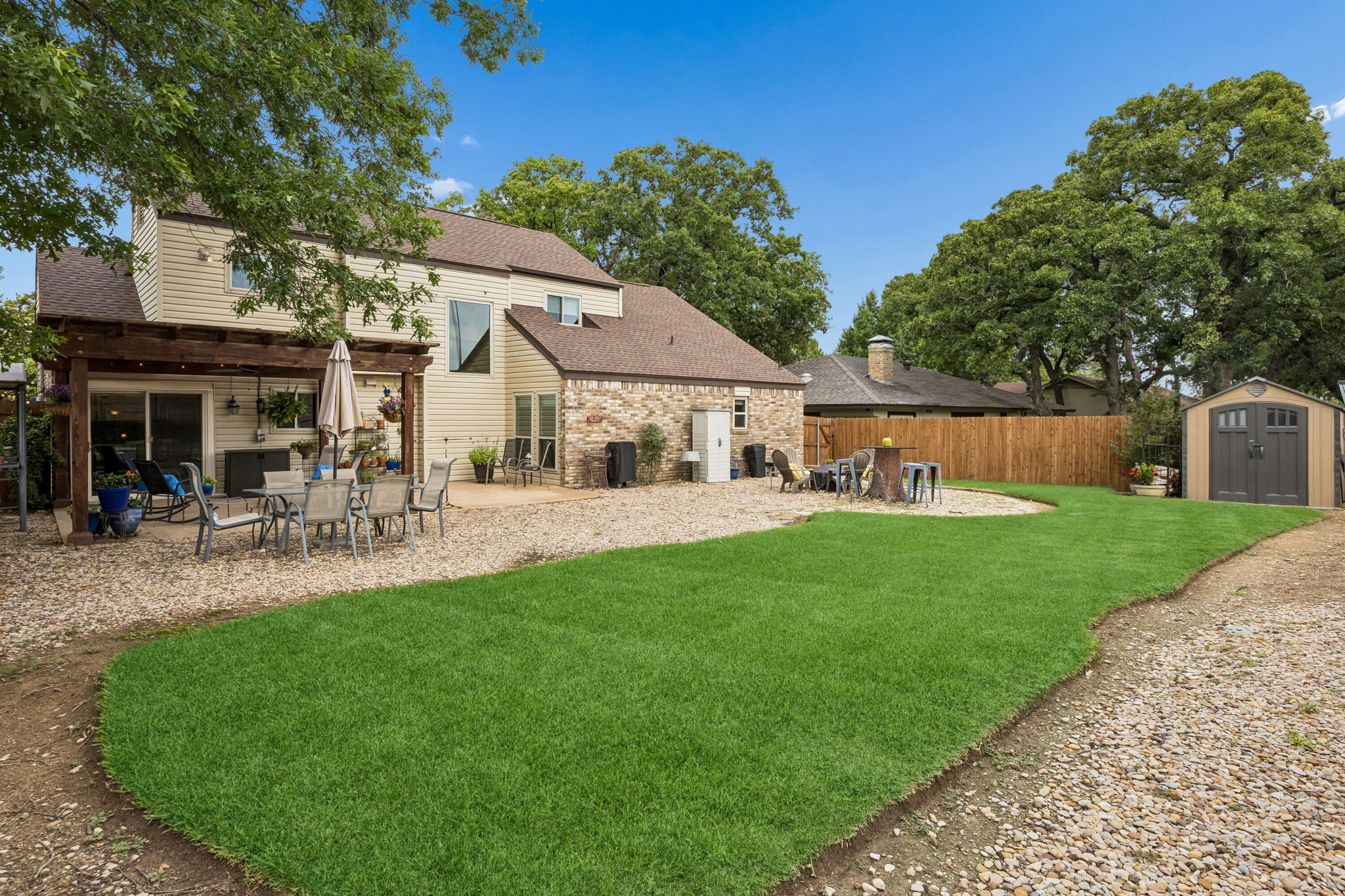 2709 Hedgeway Drive Arlington TX 76016