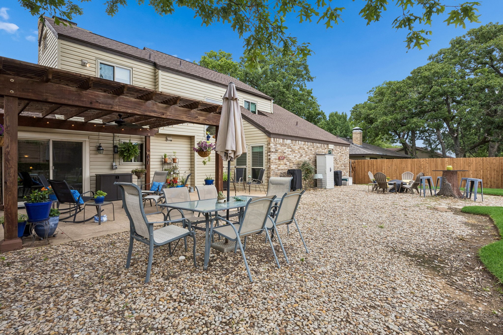 2709 Hedgeway Drive Arlington TX 76016
