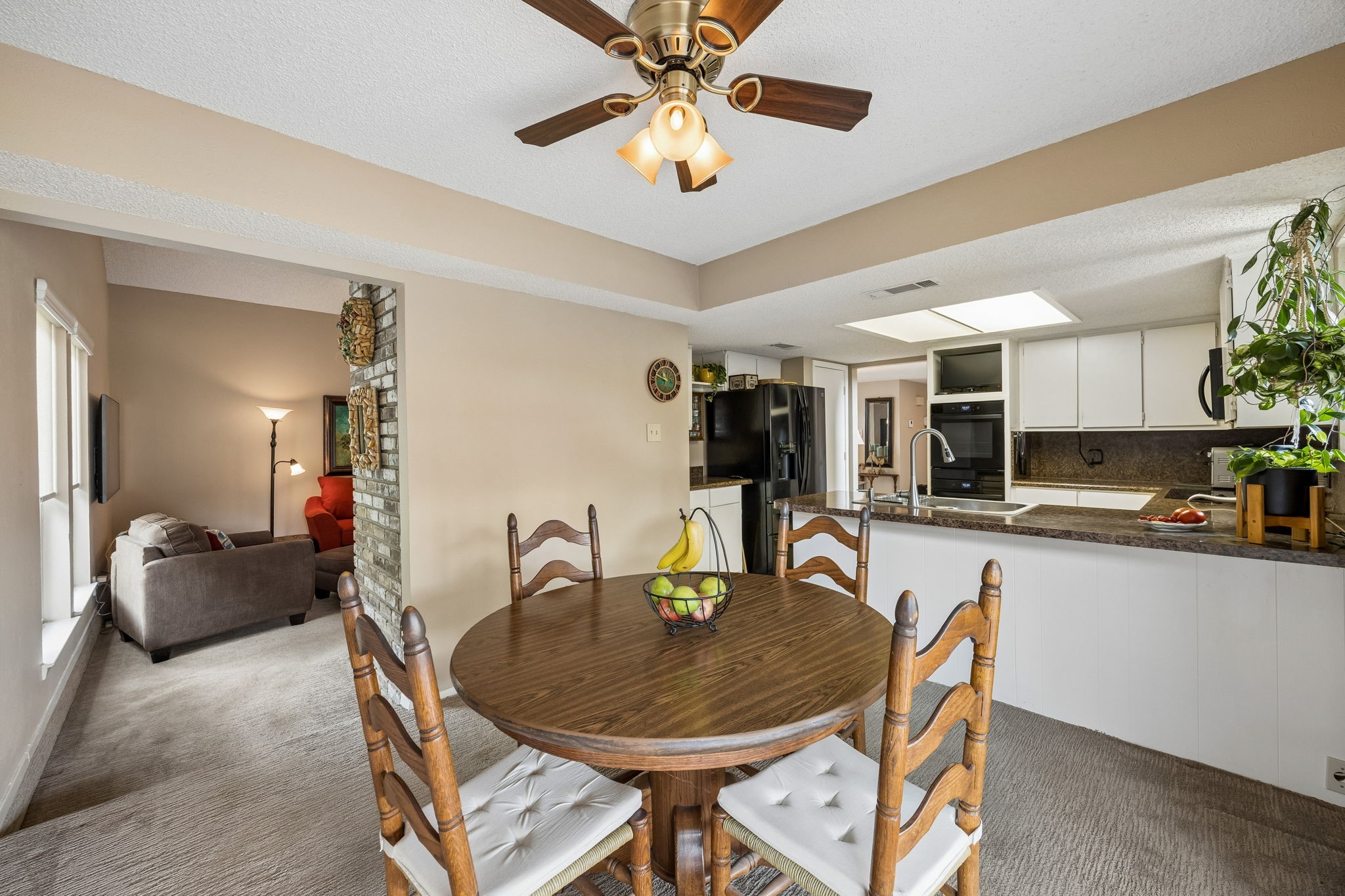 2709 Hedgeway Drive Arlington TX 76016