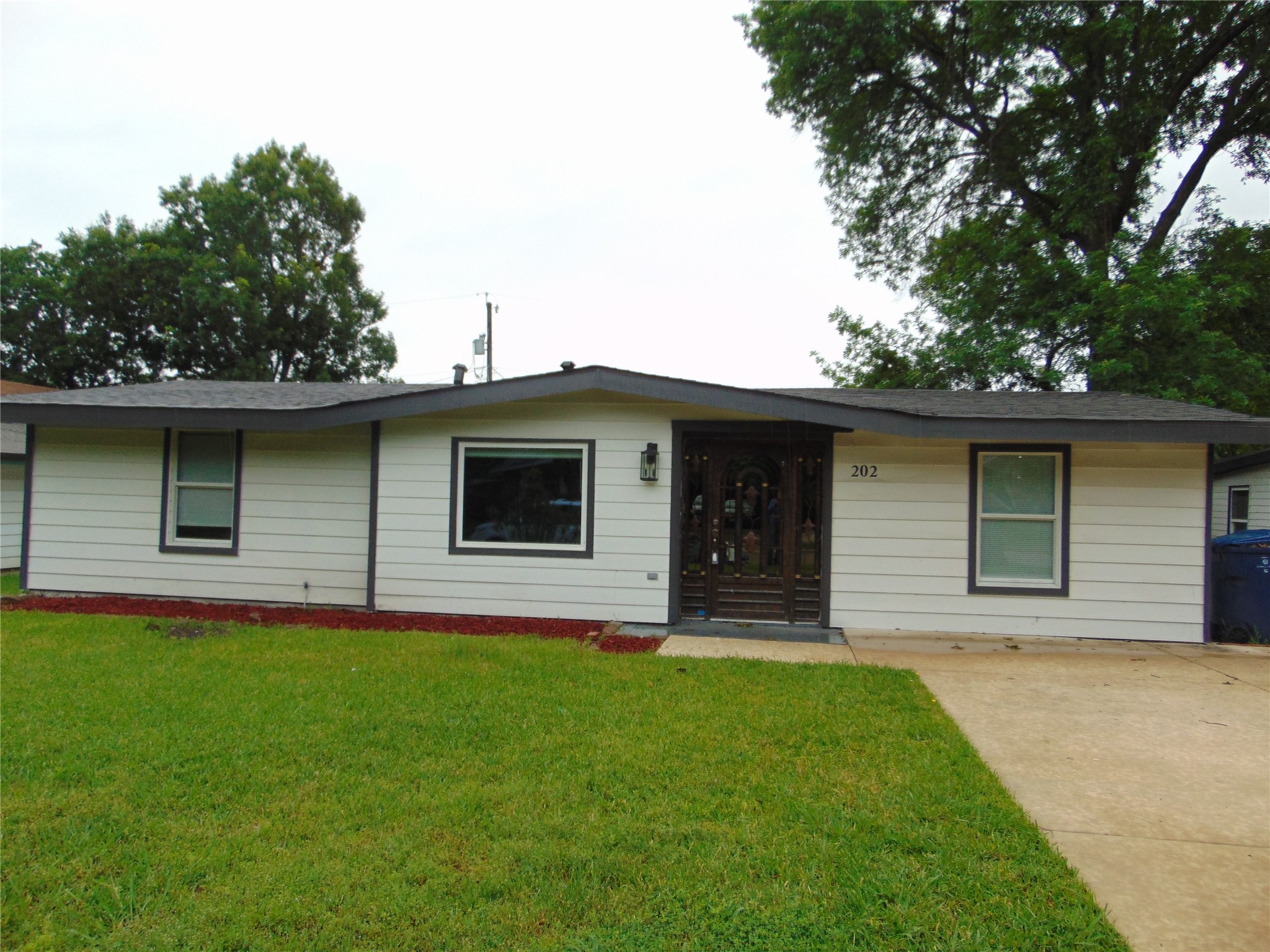 202 Wallace Drive Garland TX 75041