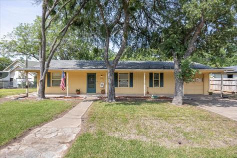 1511 Comanche Court Granbury TX 76048