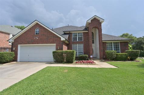 800 Forest Crossing Drive Hurst TX 76053