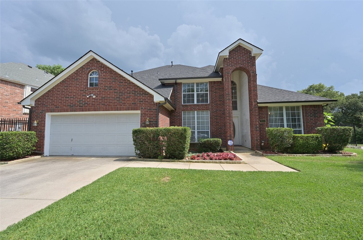 800 Forest Crossing Drive Hurst TX 76053