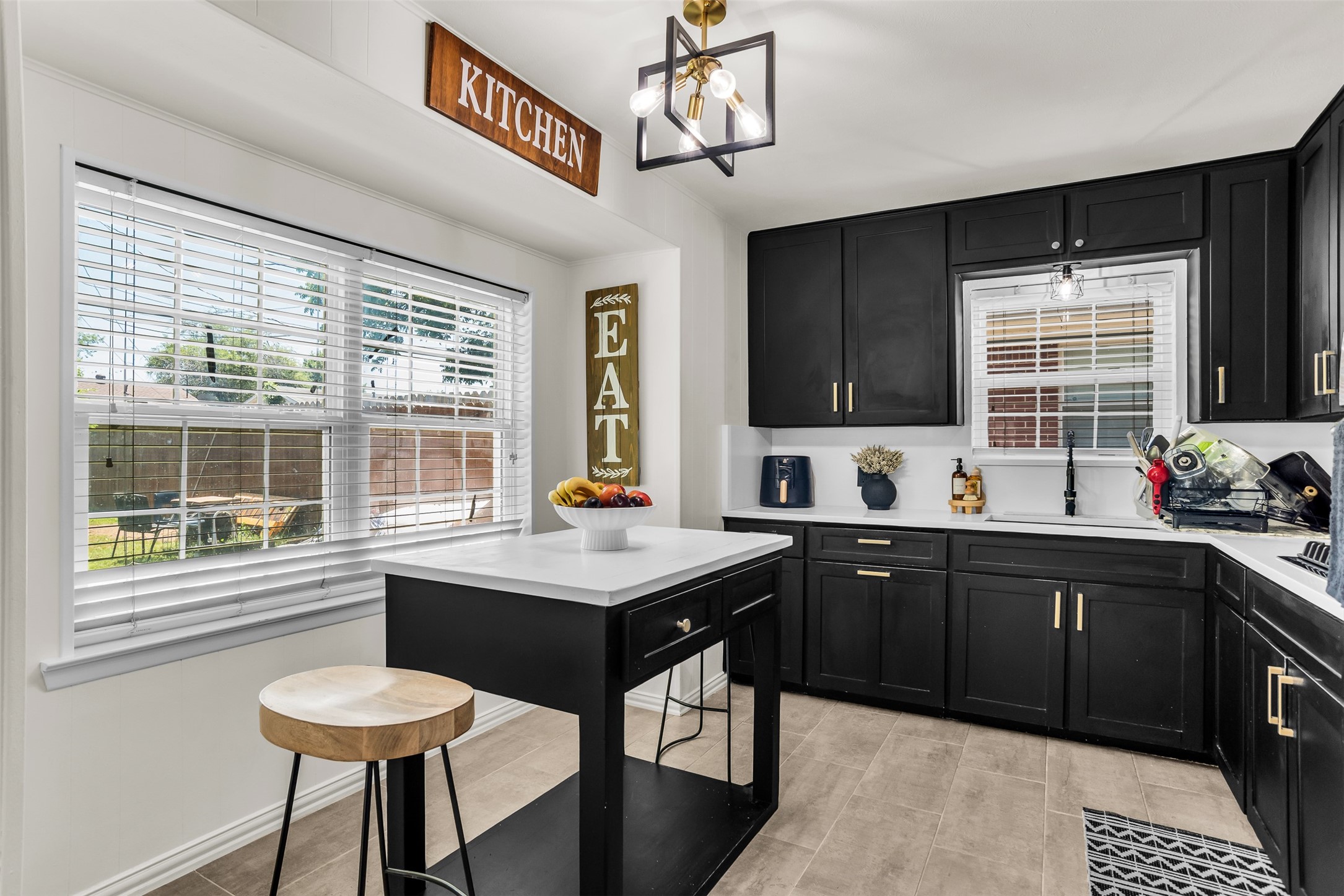 2316 Miriam Lane Arlington TX 76010