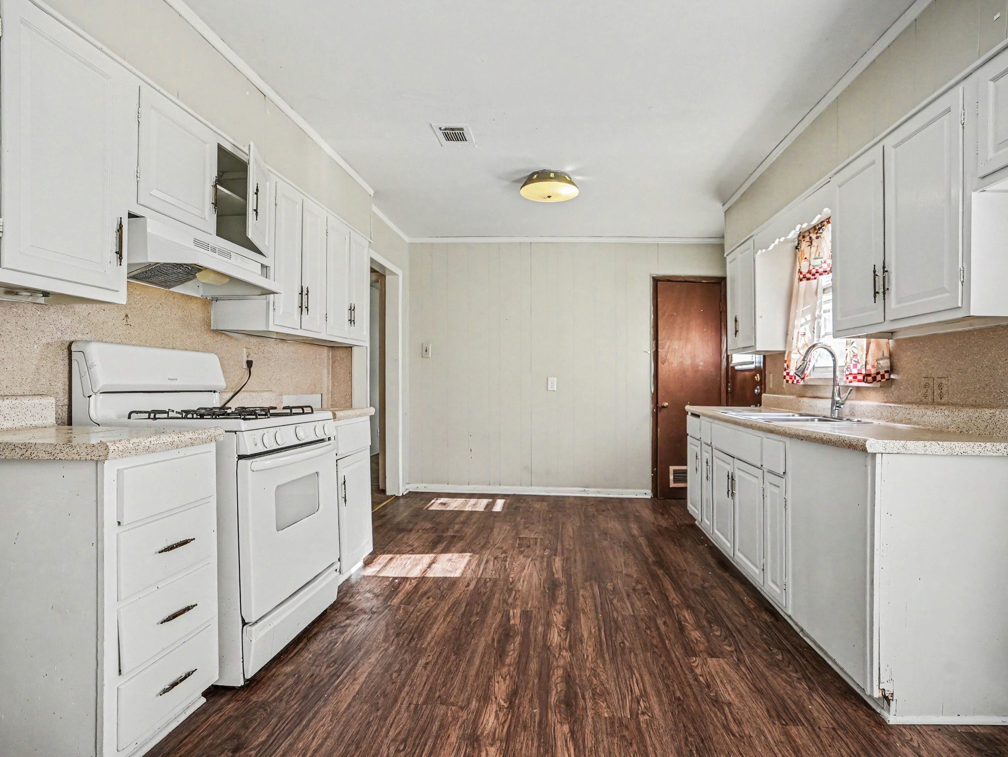 5918 Overlook Drive Dallas TX 75227