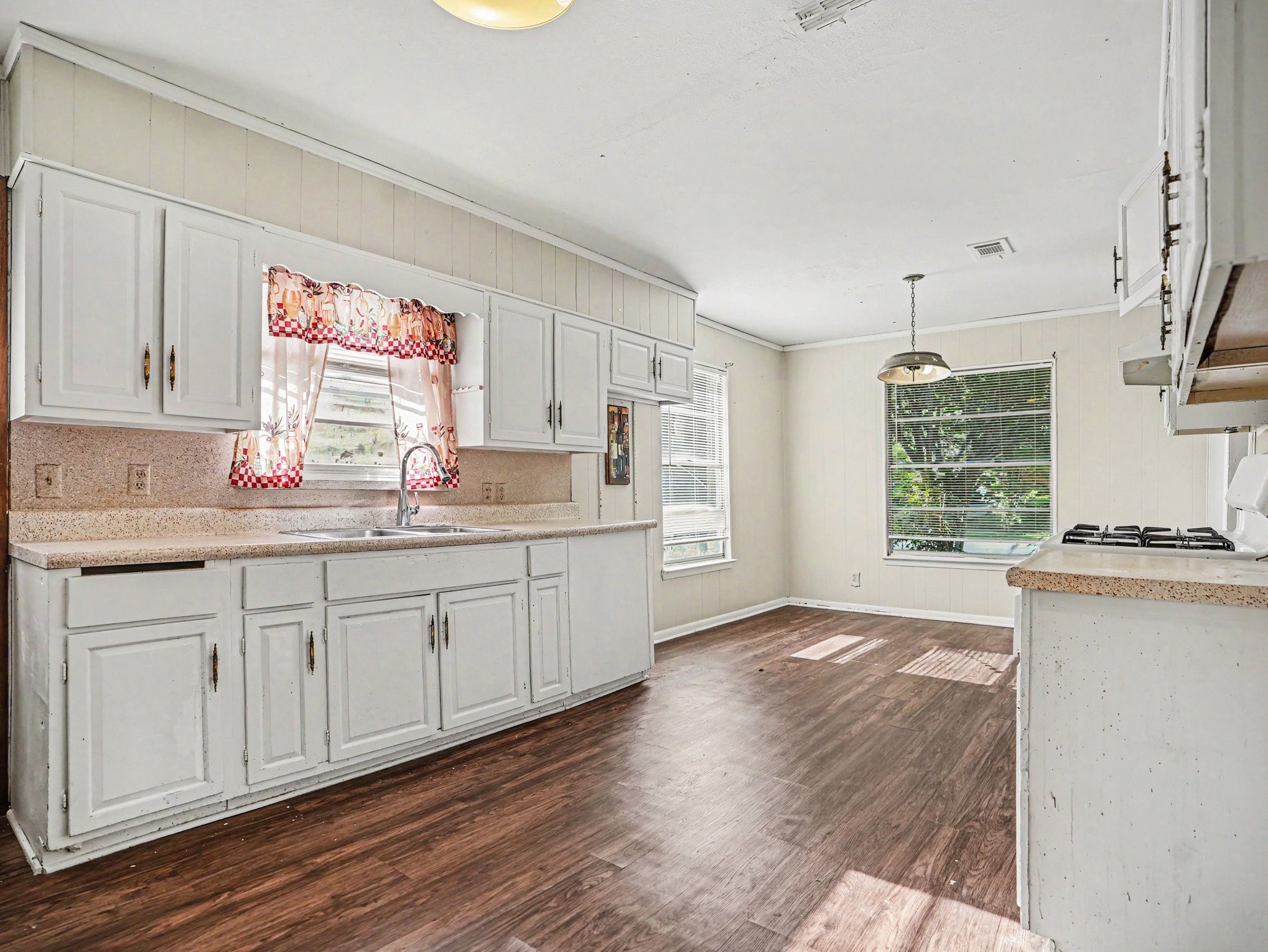 5918 Overlook Drive Dallas TX 75227