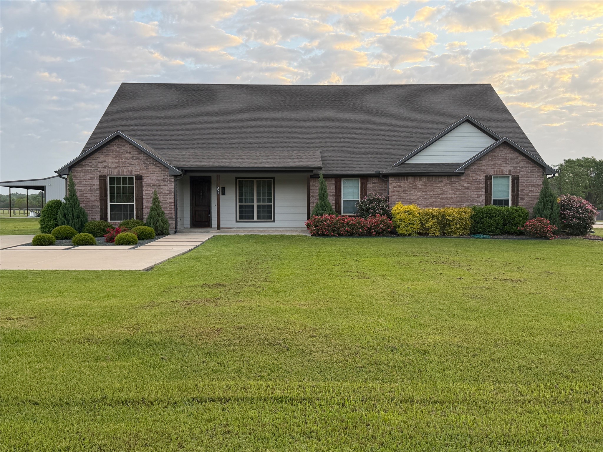 251 Rs County Road 3430 Emory TX 75440