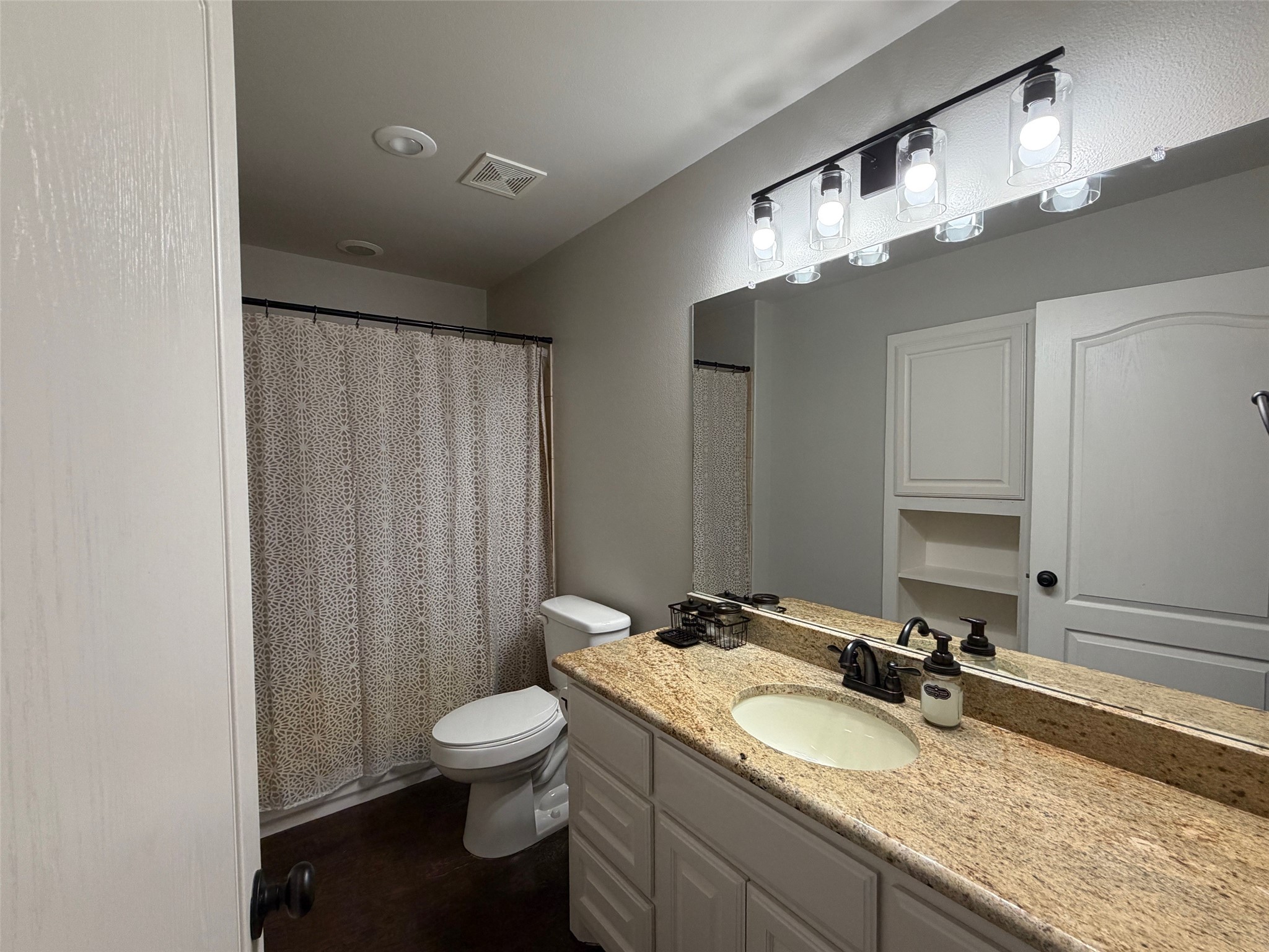 251 Rs County Road 3430 Emory TX 75440