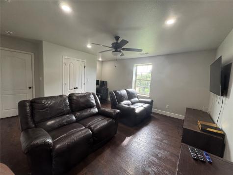 251 Rs County Road 3430 Emory TX 75440