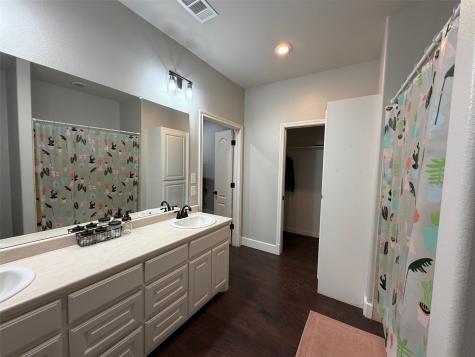 251 Rs County Road 3430 Emory TX 75440