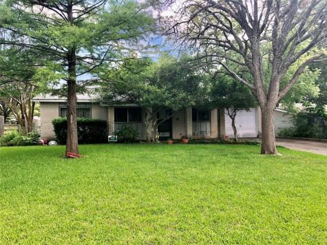 911 Greenbriar Lane Richardson TX 75080