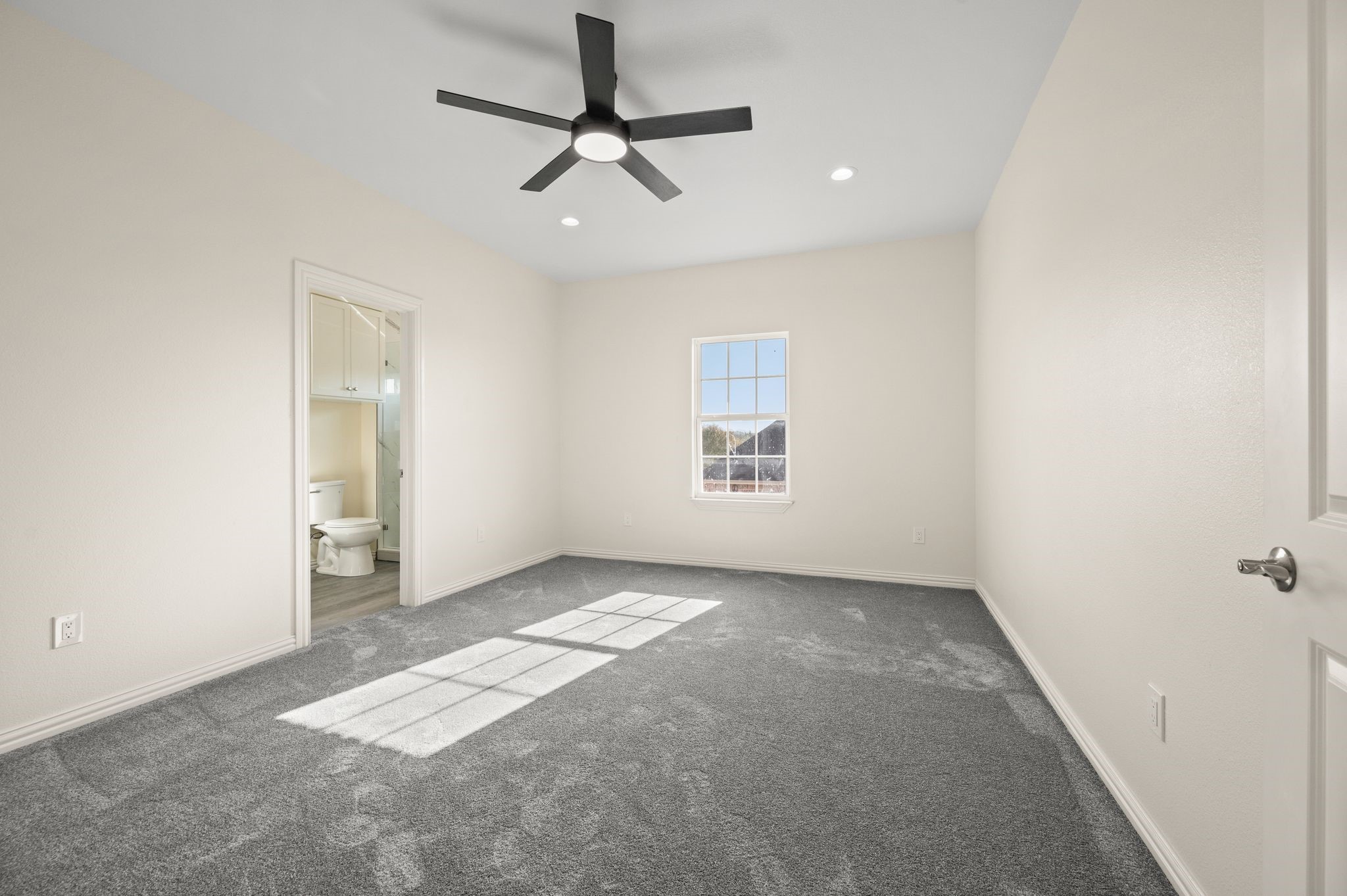828 Mallard Pointe Drive Grand Prairie TX 75104