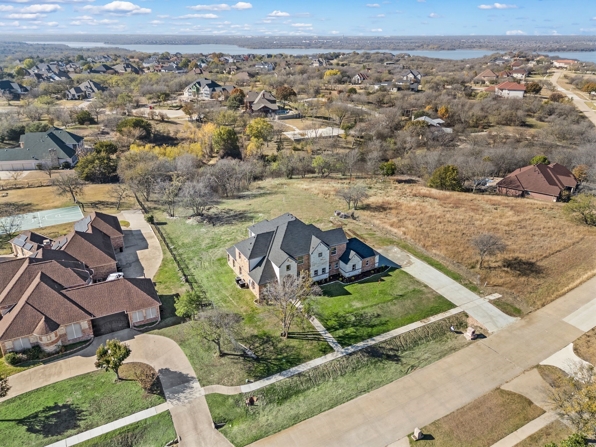 828 Mallard Pointe Drive Grand Prairie TX 75104