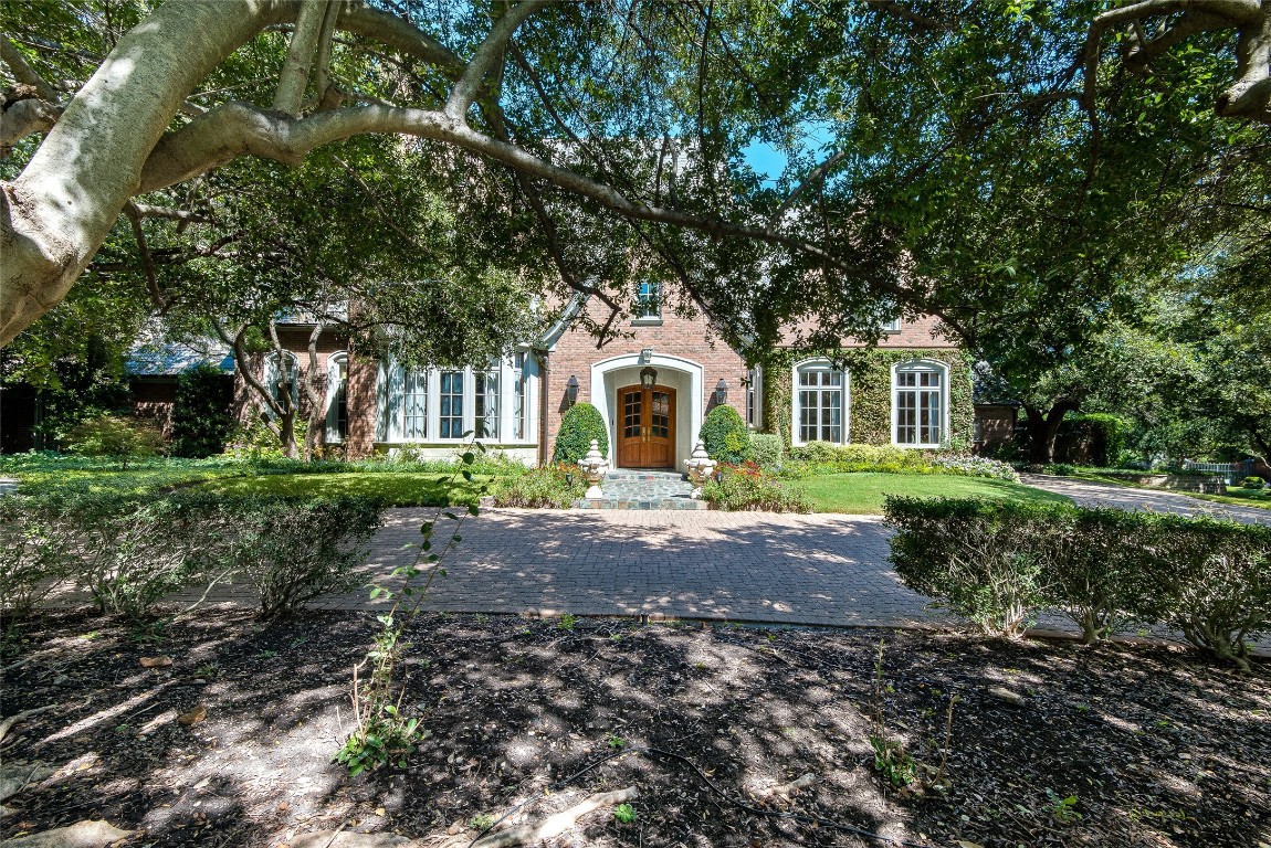 31 Robledo Drive Dallas TX 75230