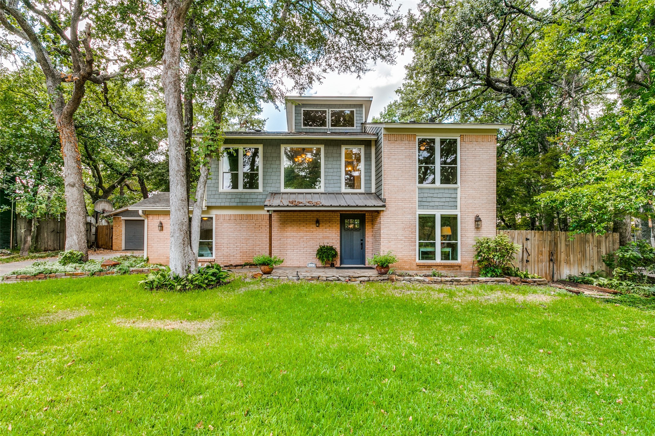 2843 West Court Grapevine TX 76051