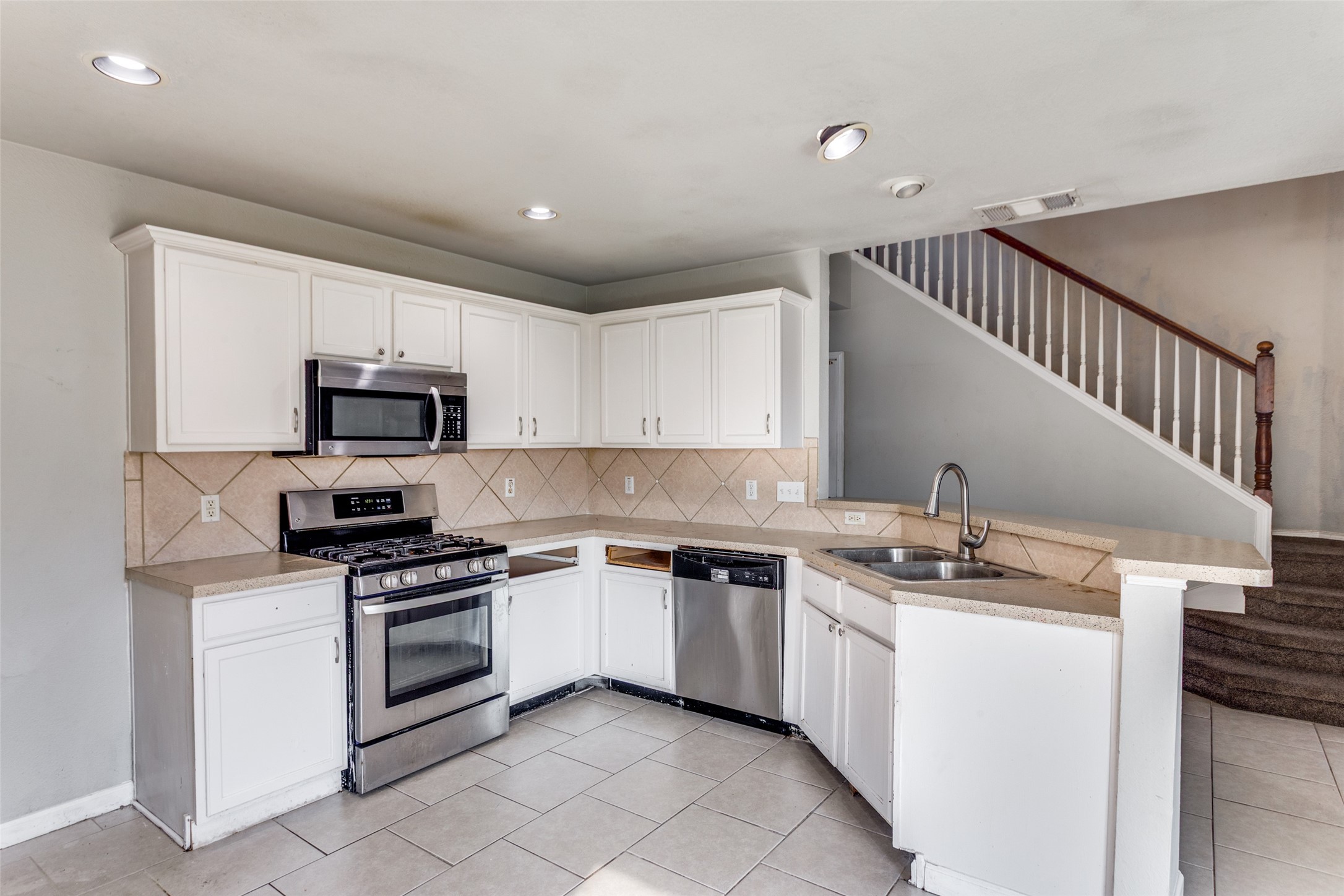 613 Prairie Gulch Drive Fort Worth TX 76140