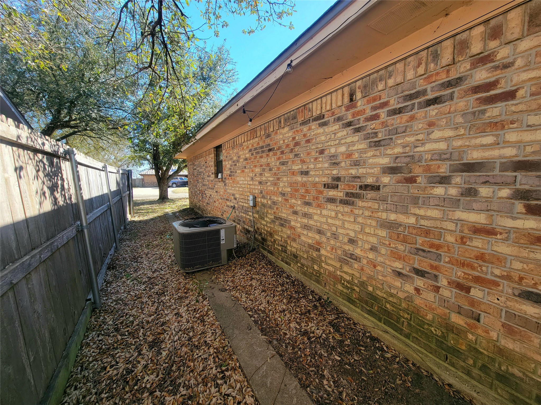 603 W 12th Street Clarksville TX 75426