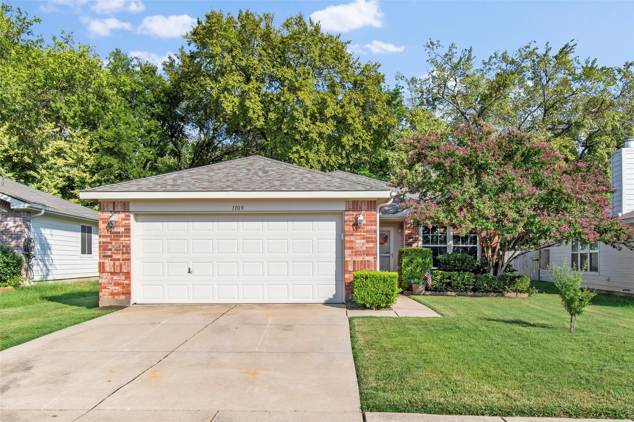 1109 Oak Hollow Lane Anna TX 75409