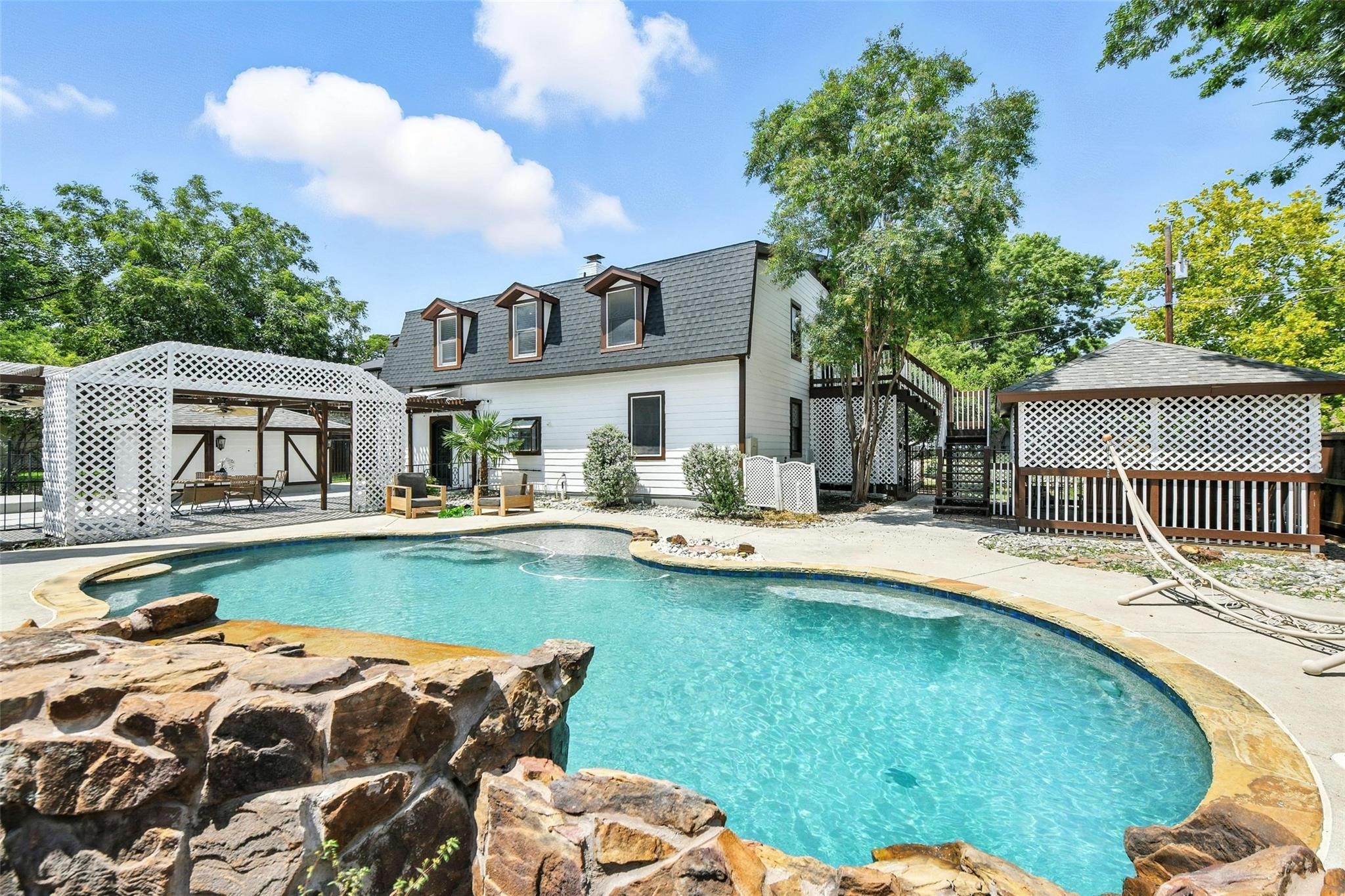 1323 Dublin Street Grapevine TX 76051