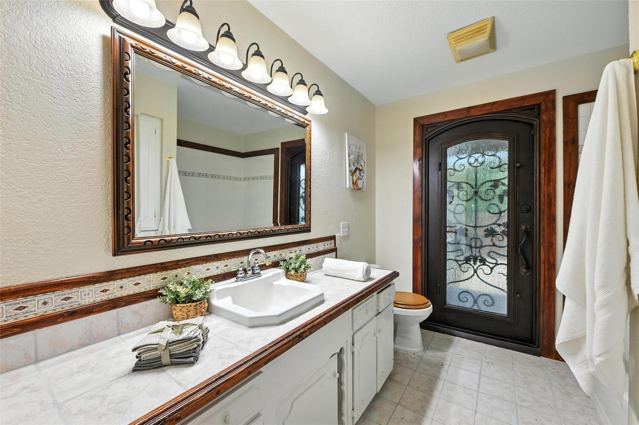 1323 Dublin Street Grapevine TX 76051