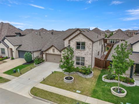 1913 Braided Mane Avenue Aubrey TX 76227